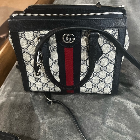 Gucci crossbody bag and wallet - Picture 2 of 4